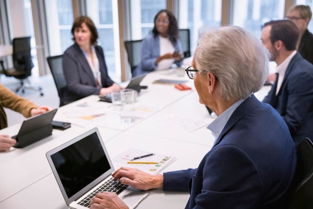 How Successful CEOs Make Smart Decisions in Tough Times | Leadership Tips 2026