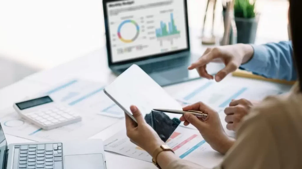 How Online Marketing Helps Businesses Grow Faster How Online Marketing Helps Businesses Grow Faster in 2026