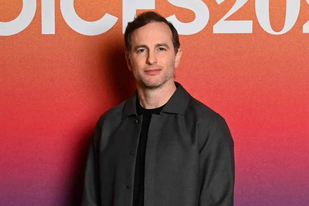 Joe Gebbia: How Trust Made Airbnb's Home Sharing a Global Success